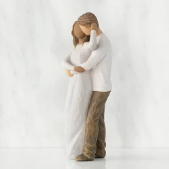 Together (Woman: Darker Skin, Man: Lighter Skin)